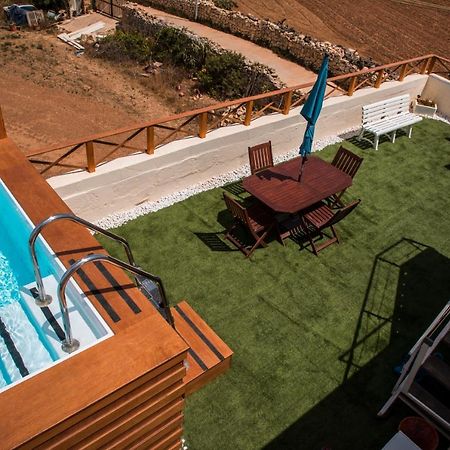 Tal-Karmnu Entire House With Private Heated Pool And Jacuzzi Villa Kirkop Bagian luar foto