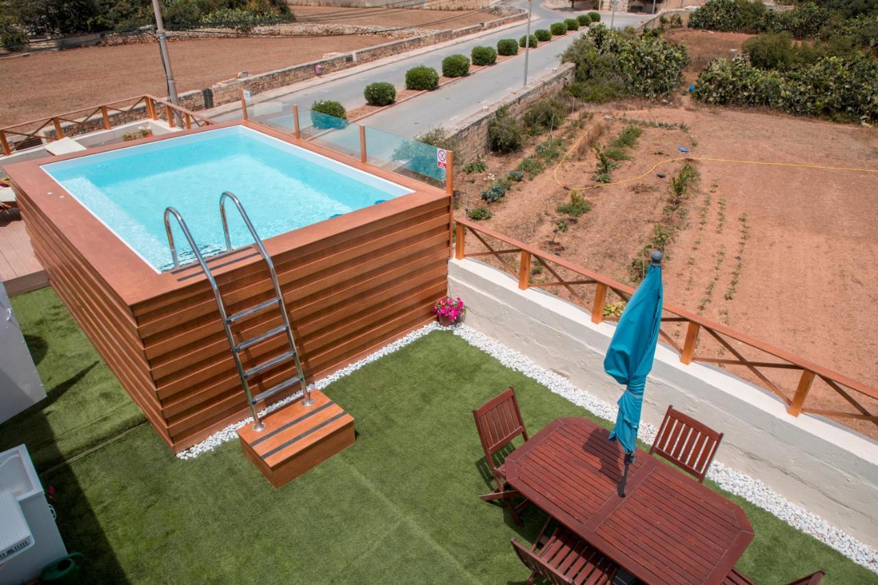 Tal-Karmnu Entire House With Private Heated Pool And Jacuzzi Villa Kirkop Bagian luar foto